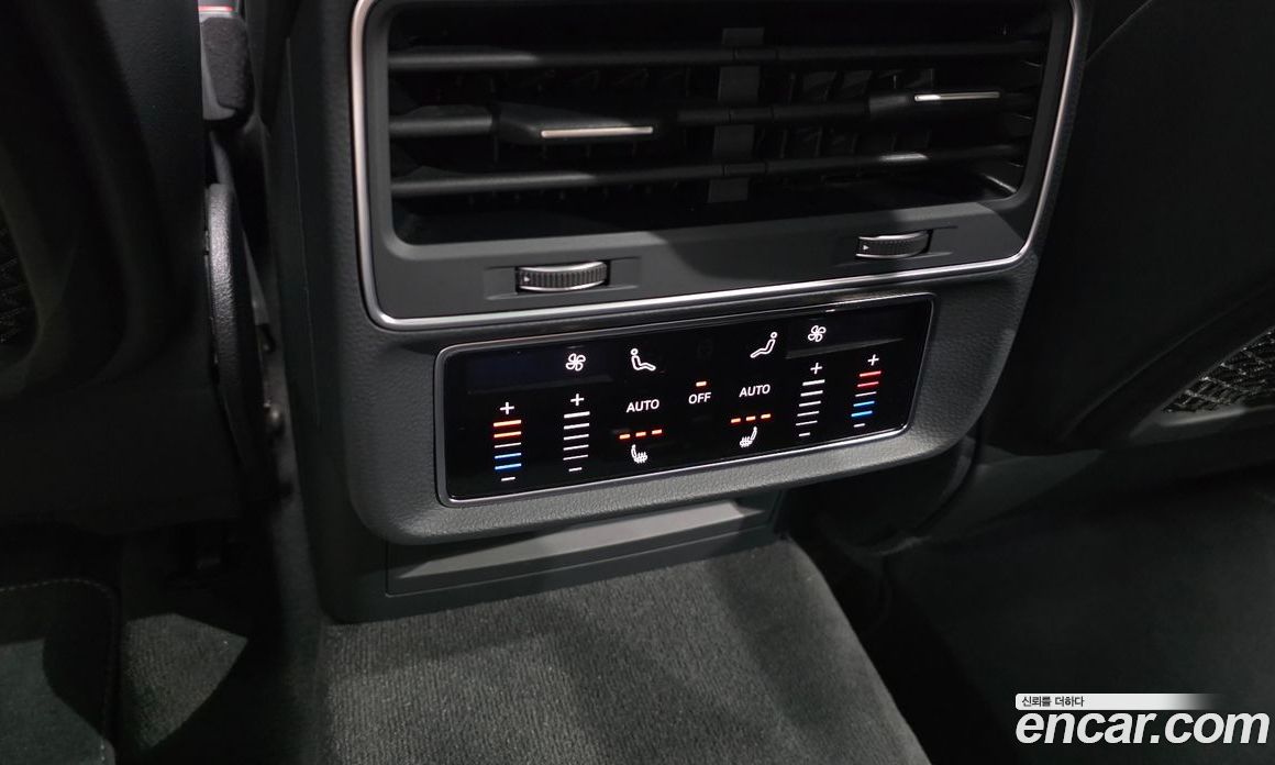 Audi Q8 (4M) фото 18
