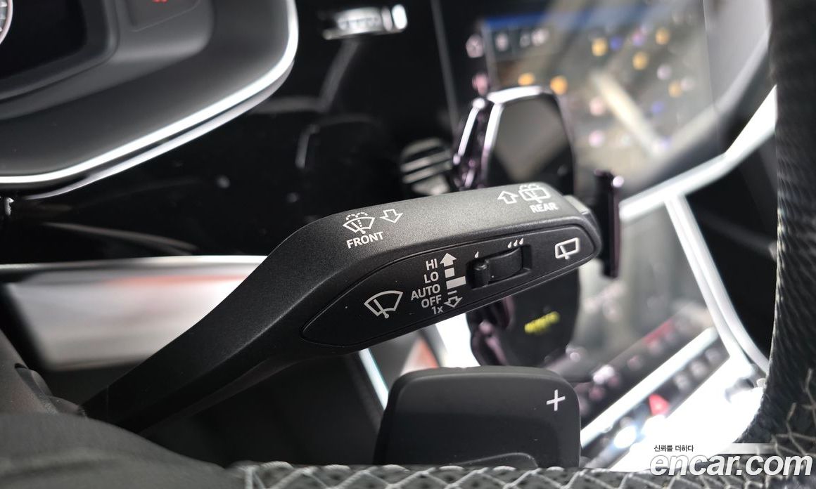 Audi Q8 (4M) фото 28