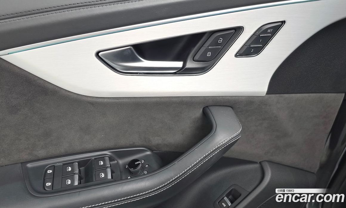 Audi Q8 (4M) фото 29