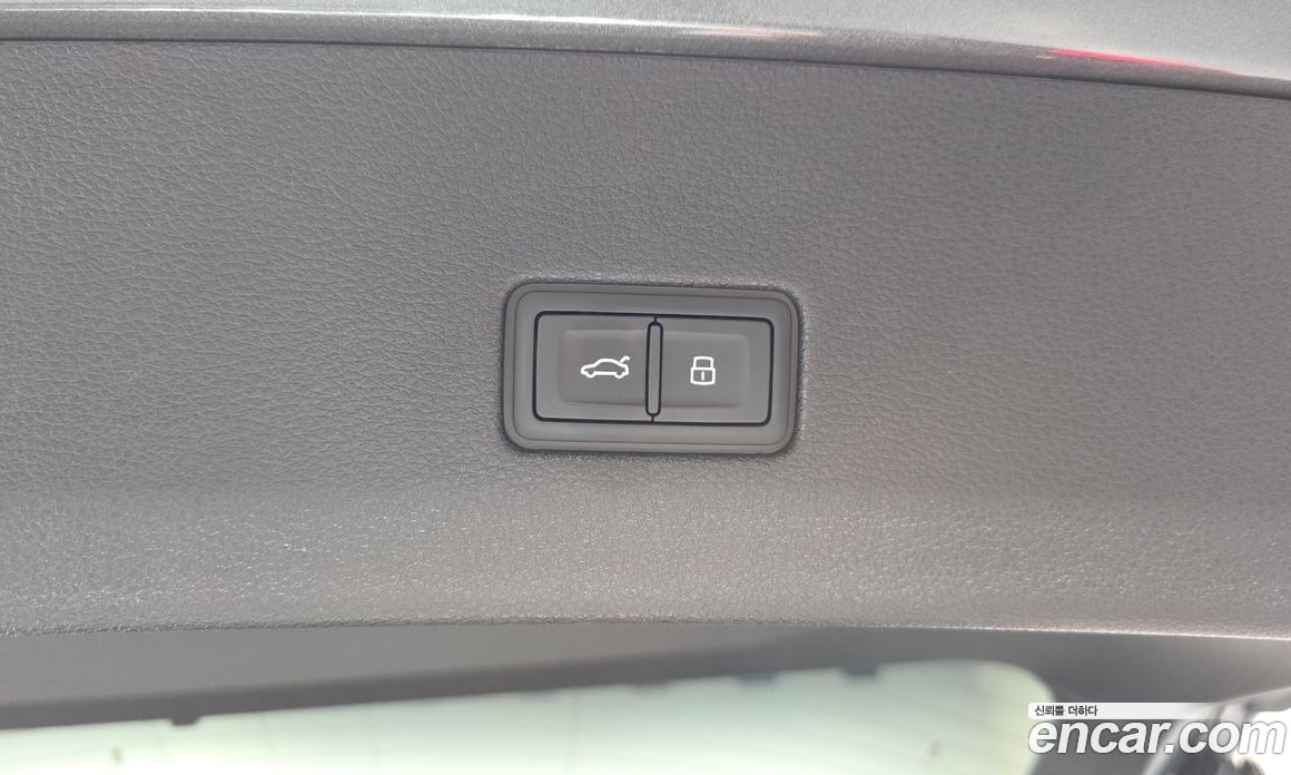 Audi Q8 (4M) фото 32