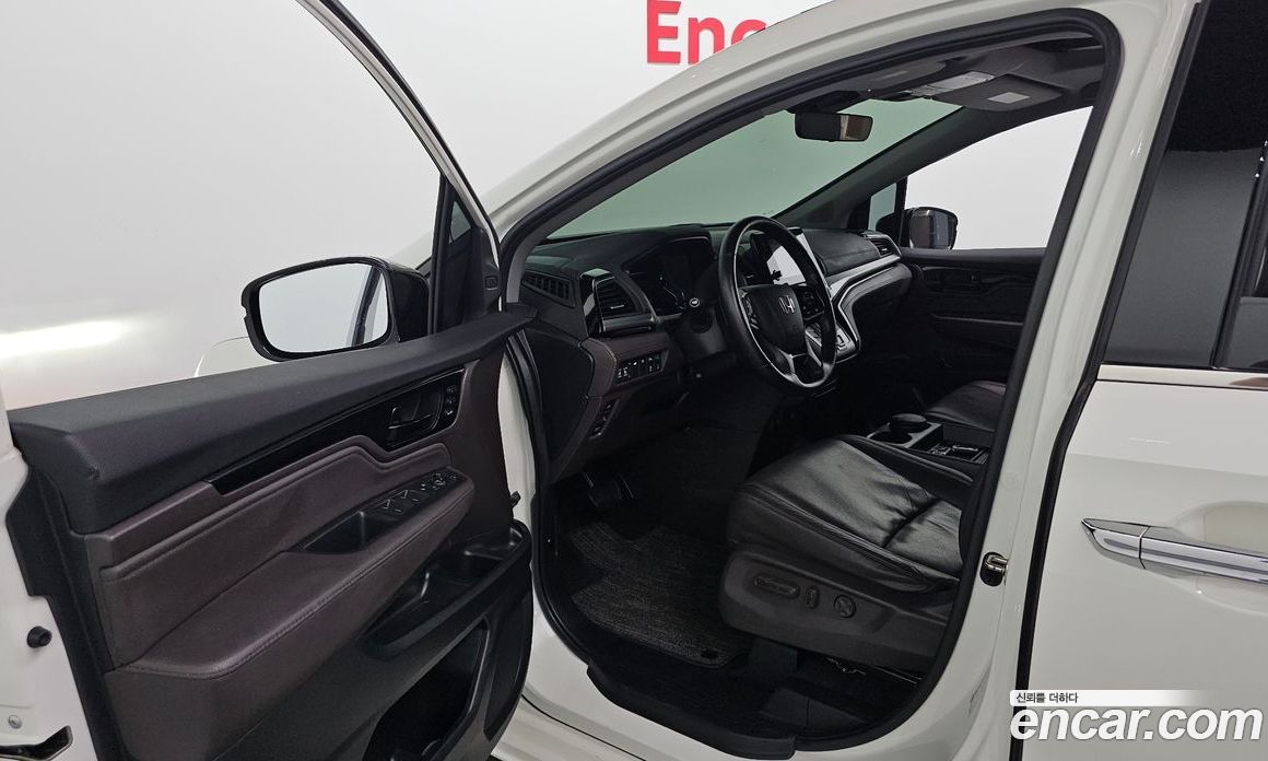 Honda Odyssey фото 10