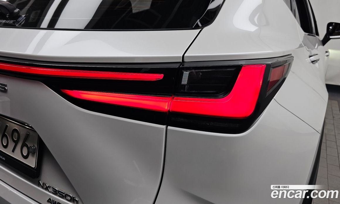 Lexus NX350h 2nd Gen фото 23