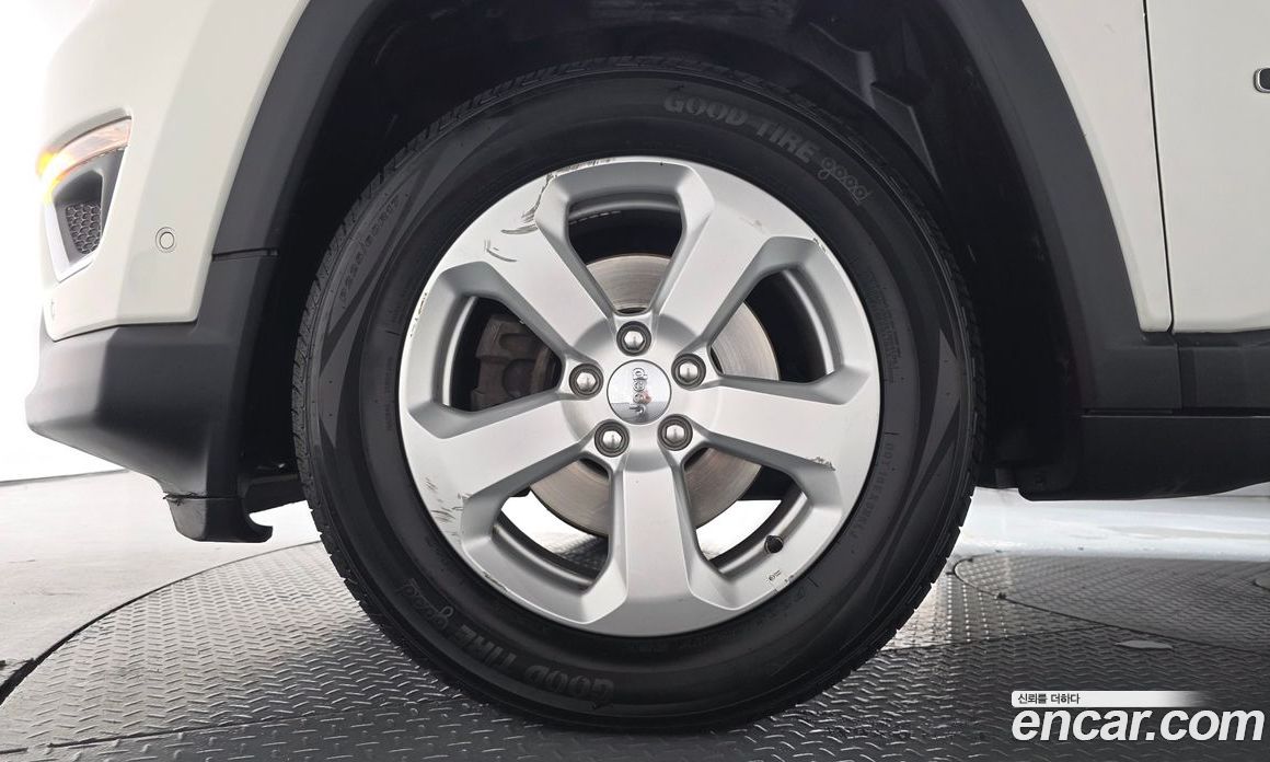 Jeep Compass 2nd Gen фото 4