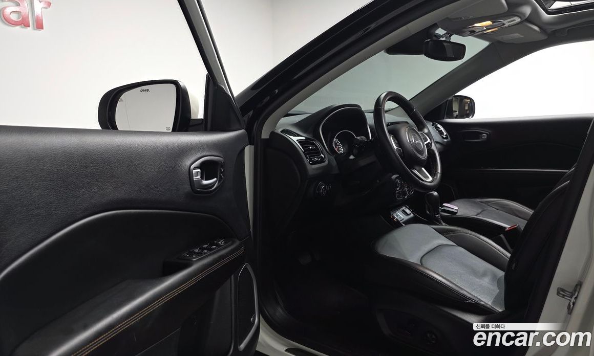 Jeep Compass 2nd Gen фото 9