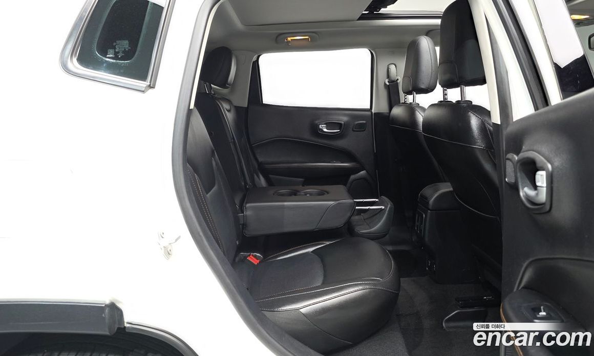 Jeep Compass 2nd Gen фото 10