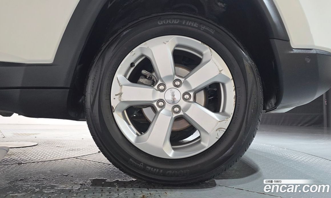 Jeep Compass 2nd Gen фото 21