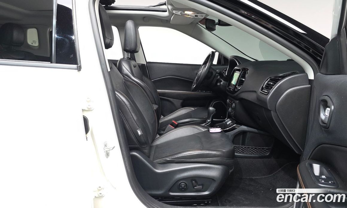Jeep Compass 2nd Gen фото 26