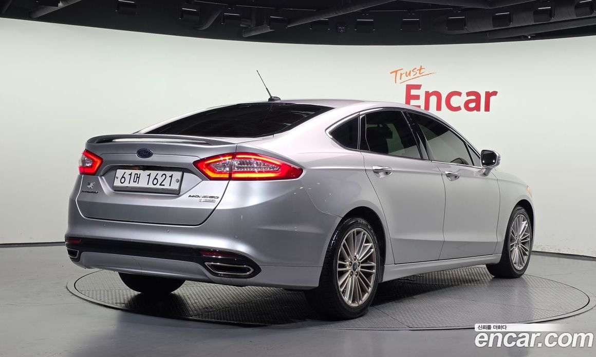 Ford Fusion фото 2
