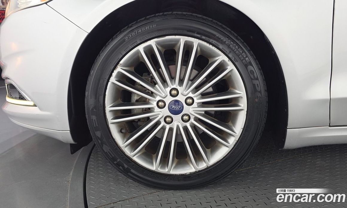 Ford Fusion фото 5