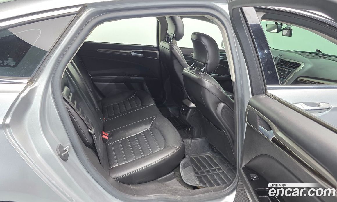 Ford Fusion фото 12