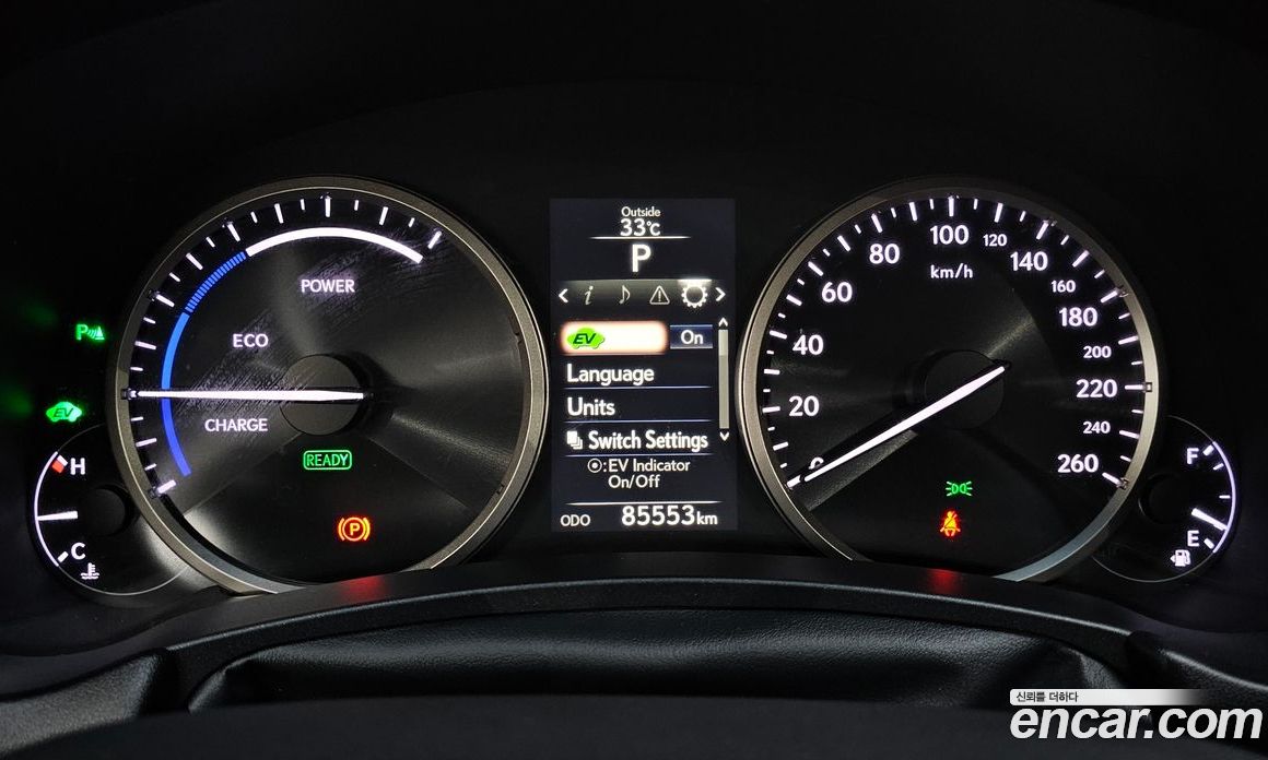 Lexus NX300h фото 8