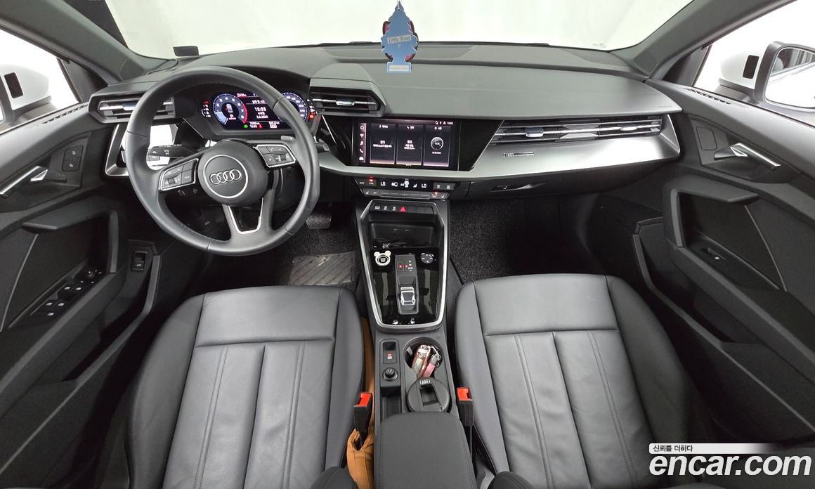 Audi A3 (8Y) фото 7