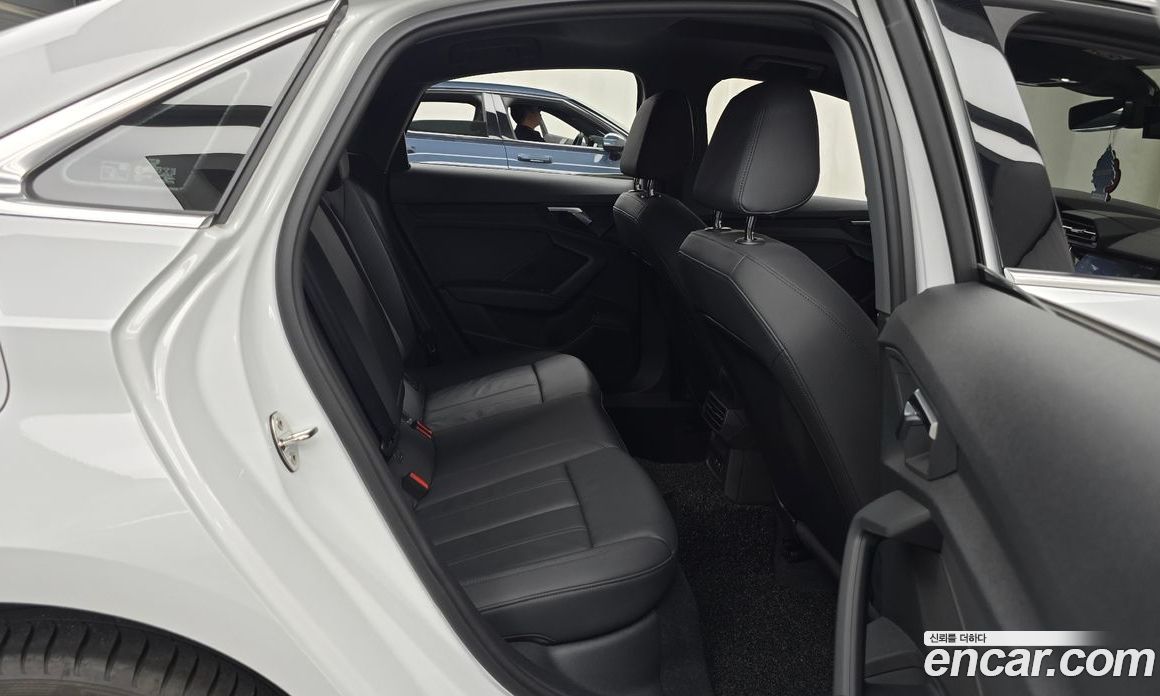 Audi A3 (8Y) фото 11