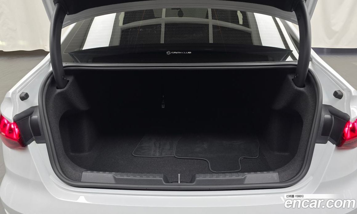 Audi A3 (8Y) фото 18