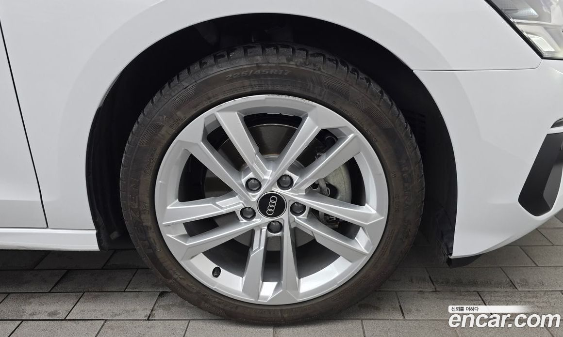 Audi A3 (8Y) фото 21