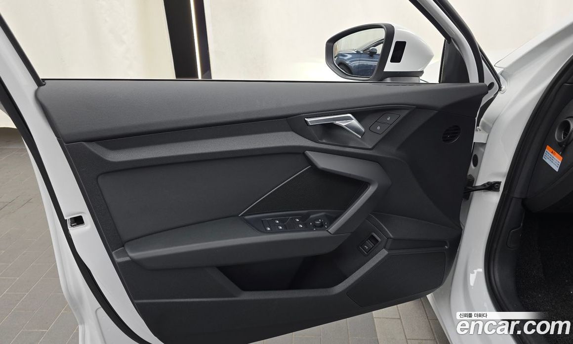 Audi A3 (8Y) фото 24