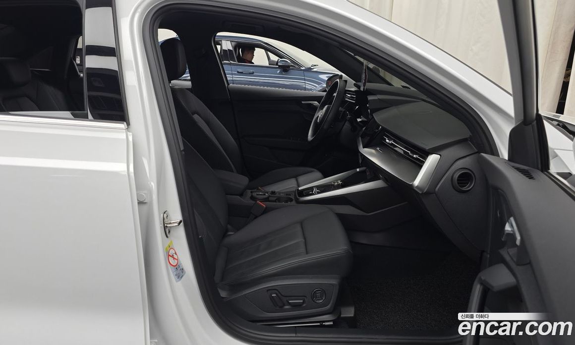 Audi A3 (8Y) фото 26