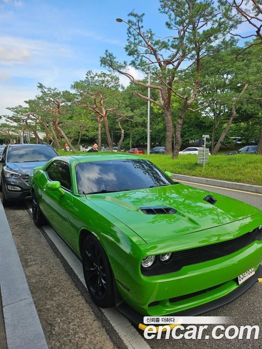 Dodge Challenger фото 2