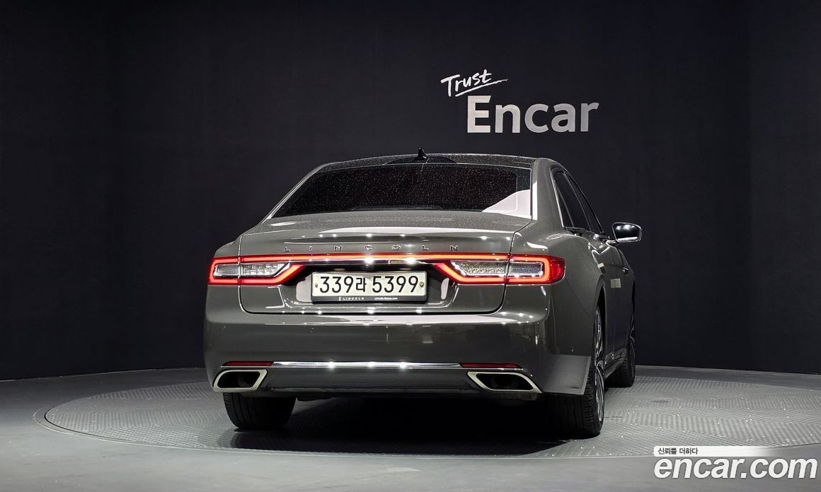 Lincoln Continental 10th Gen фото 4