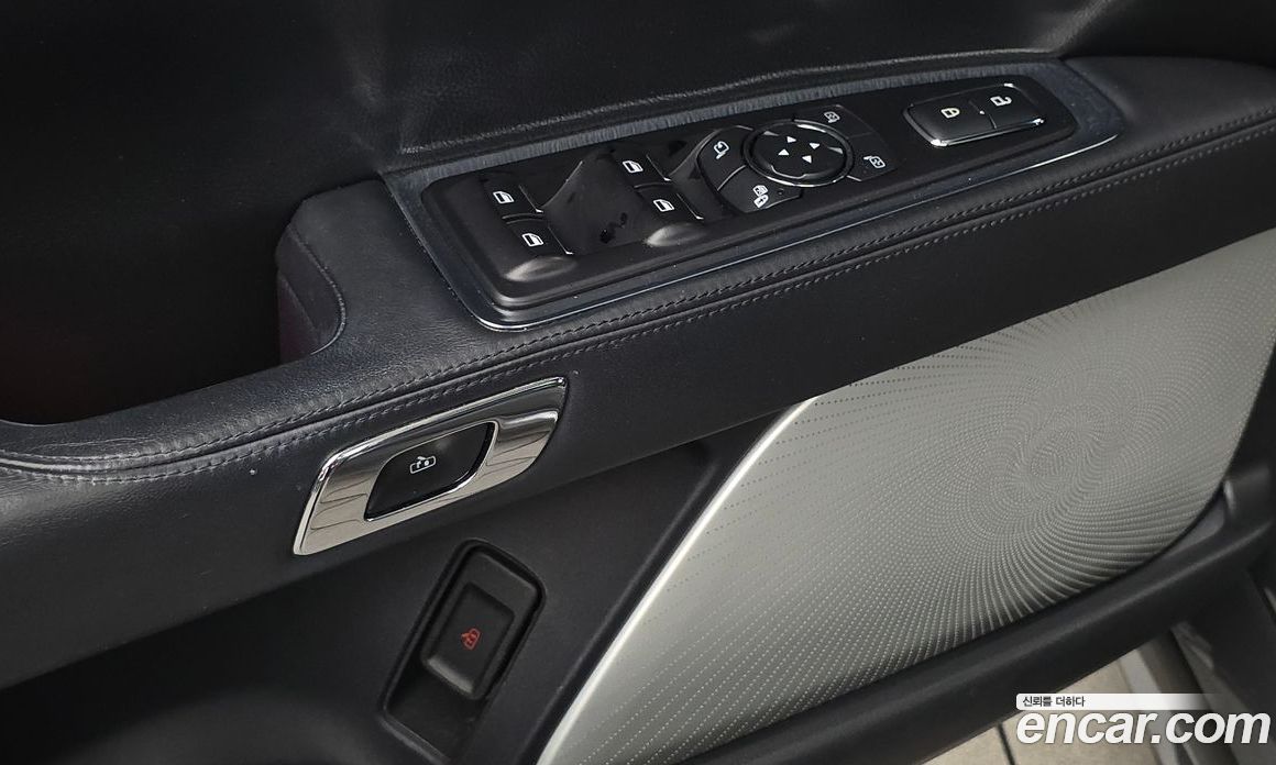 Lincoln Continental 10th Gen фото 36
