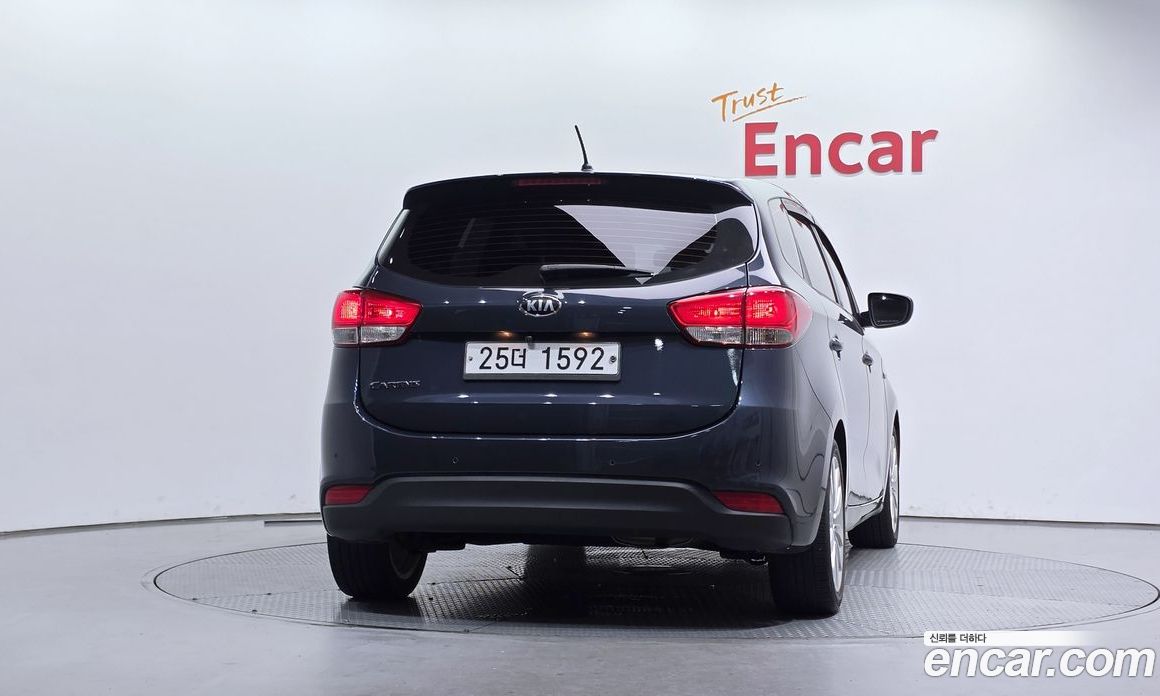 Kia Carens 3rd Gen фото 4