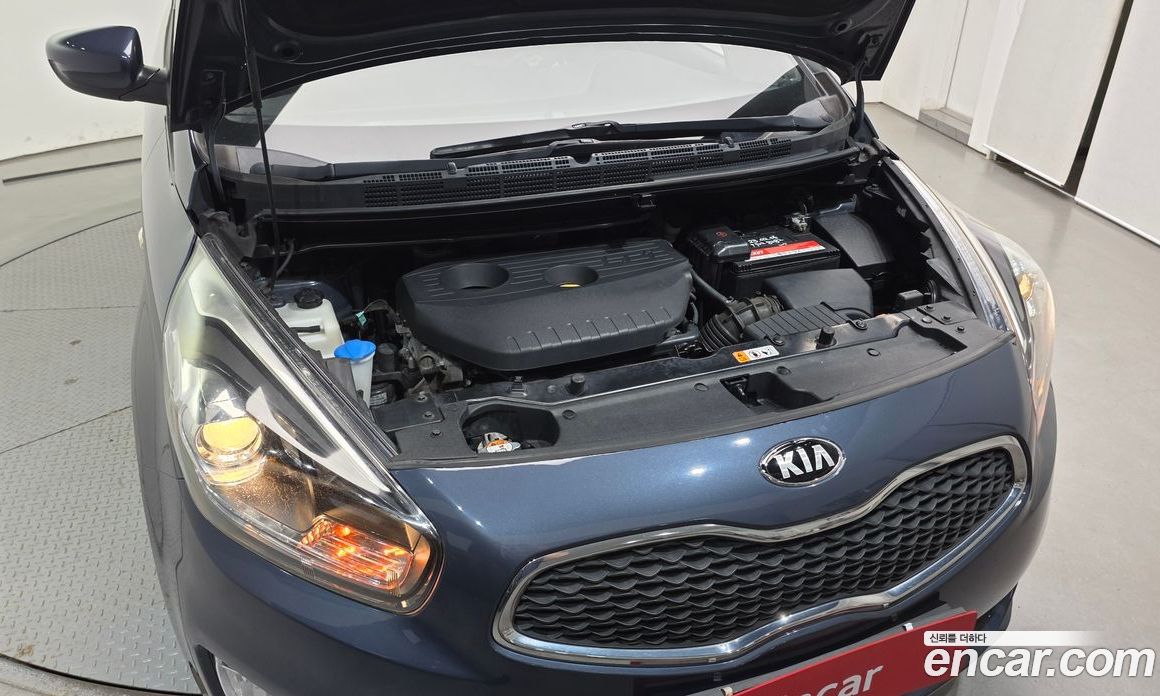 Kia Carens 3rd Gen фото 6