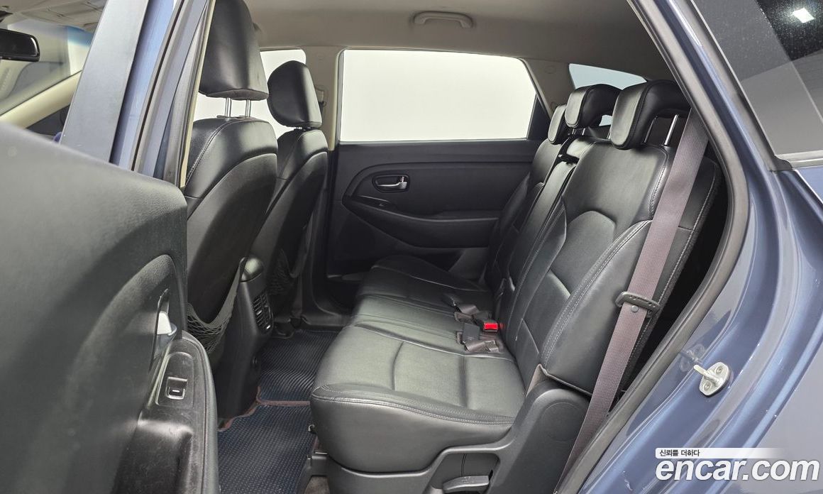 Kia Carens 3rd Gen фото 12