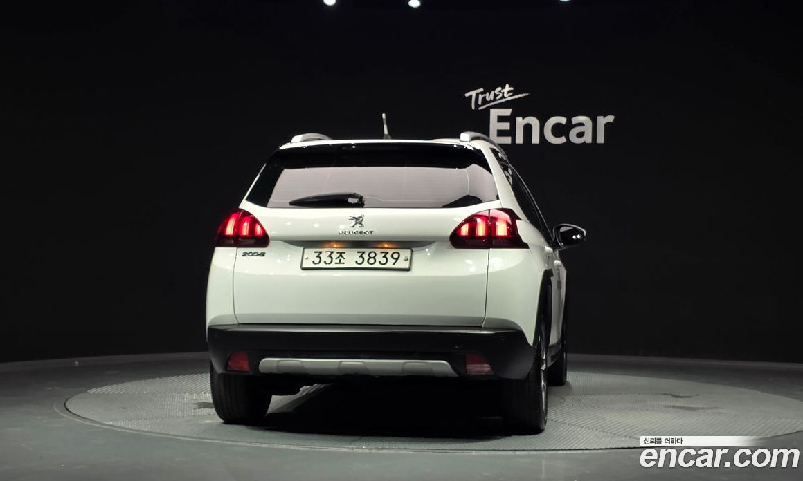 Peugeot 2008 1st Gen фото 4