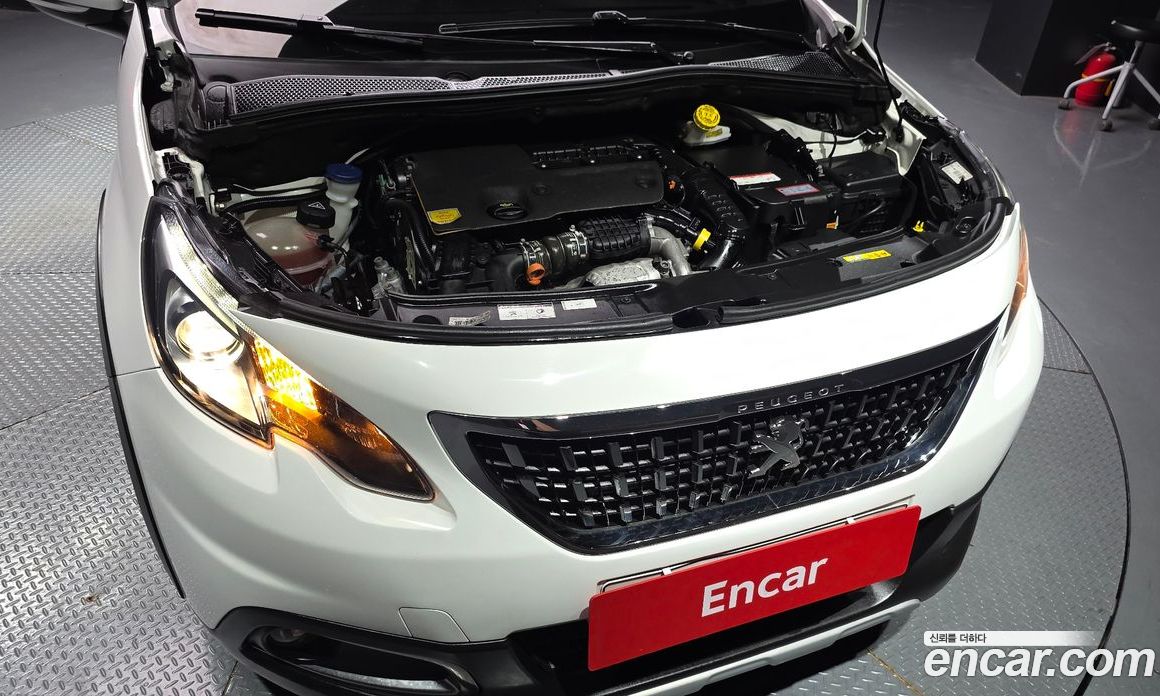 Peugeot 2008 1st Gen фото 6