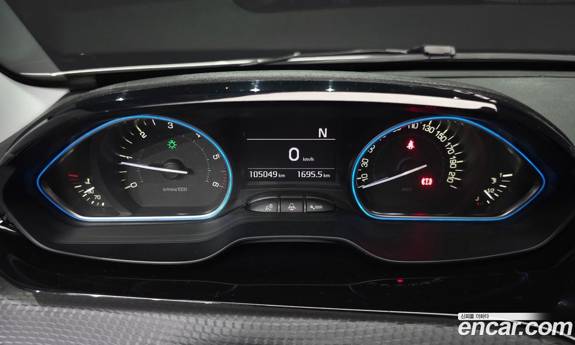 Peugeot 2008 1st Gen фото 8