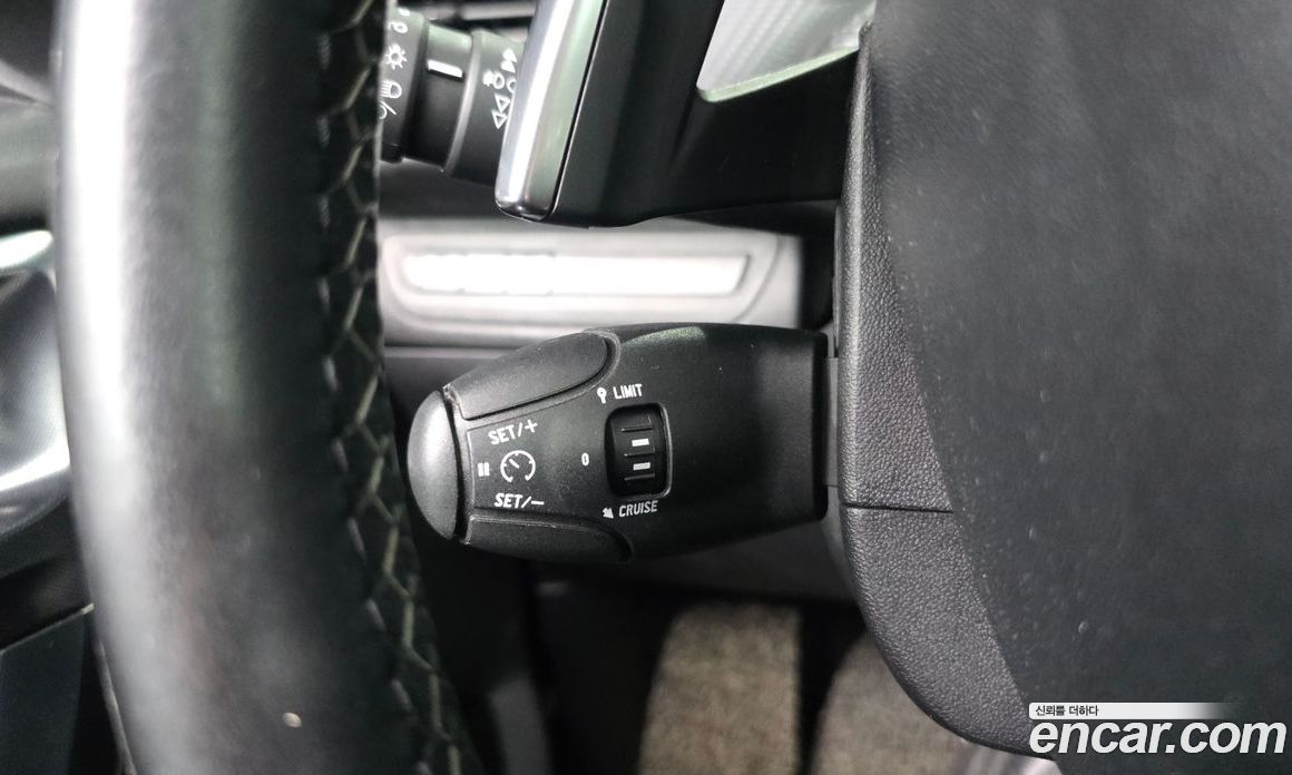 Peugeot 2008 1st Gen фото 27