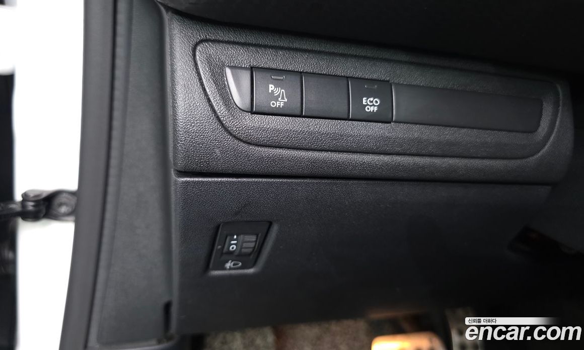Peugeot 2008 1st Gen фото 31