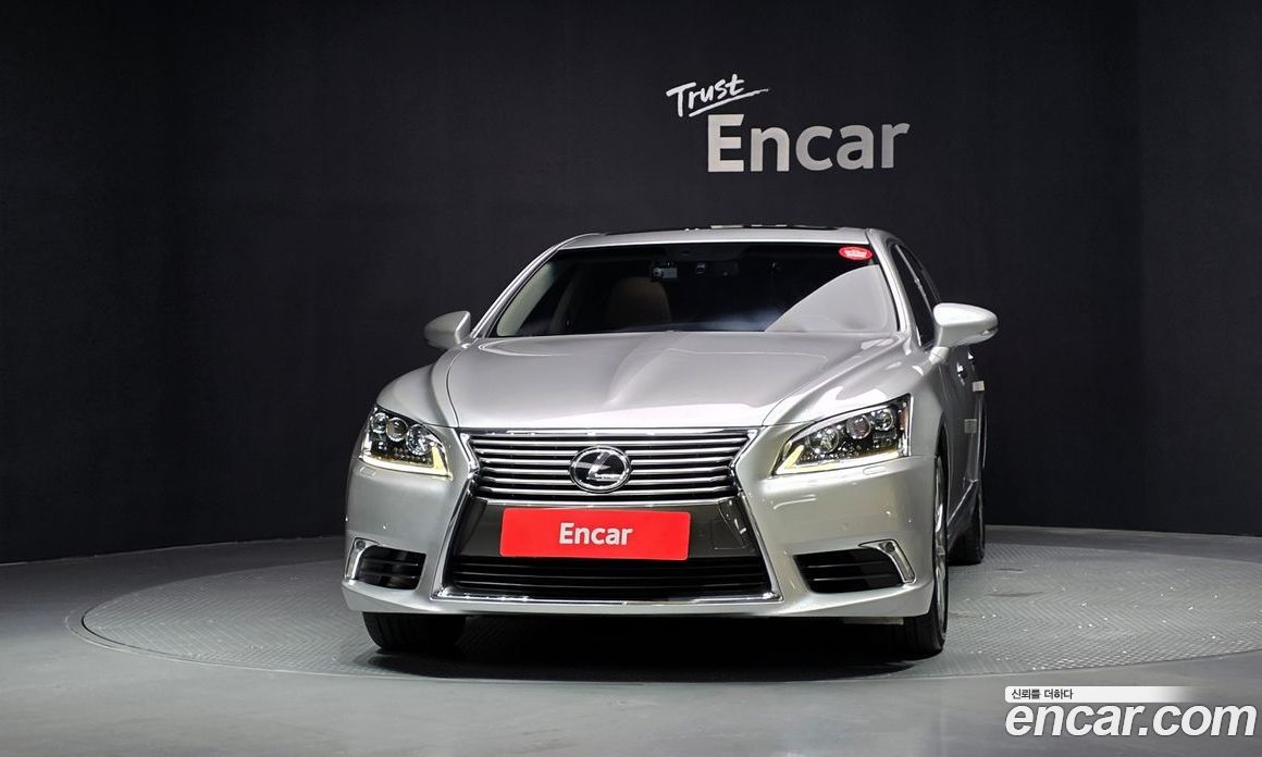 Lexus LS460L фото 3