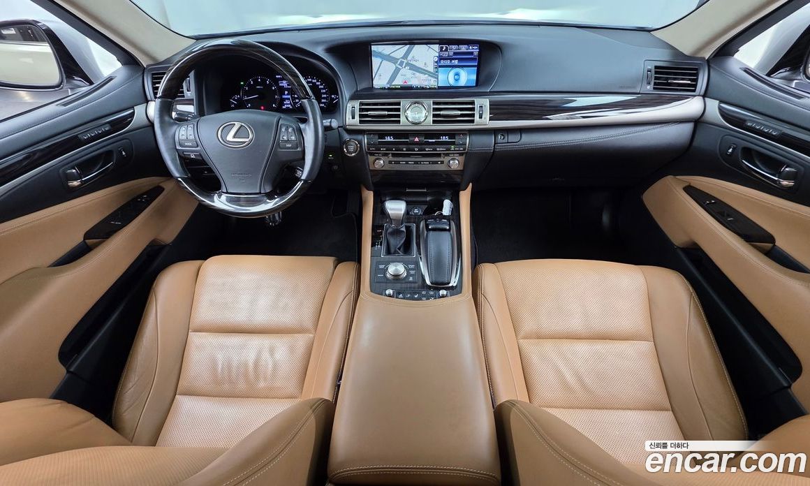 Lexus LS460L фото 7