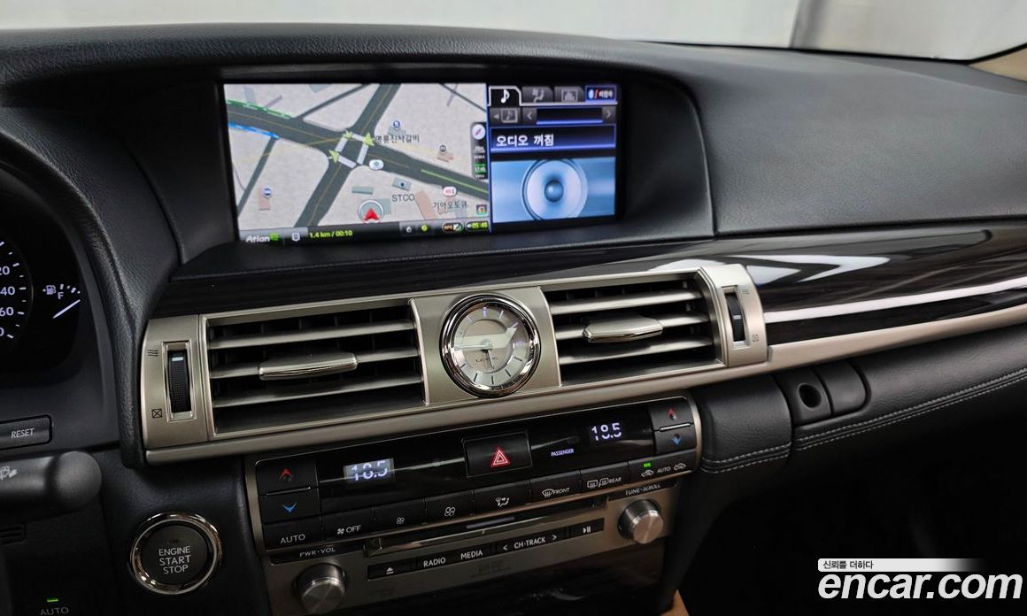 Lexus LS460L фото 14