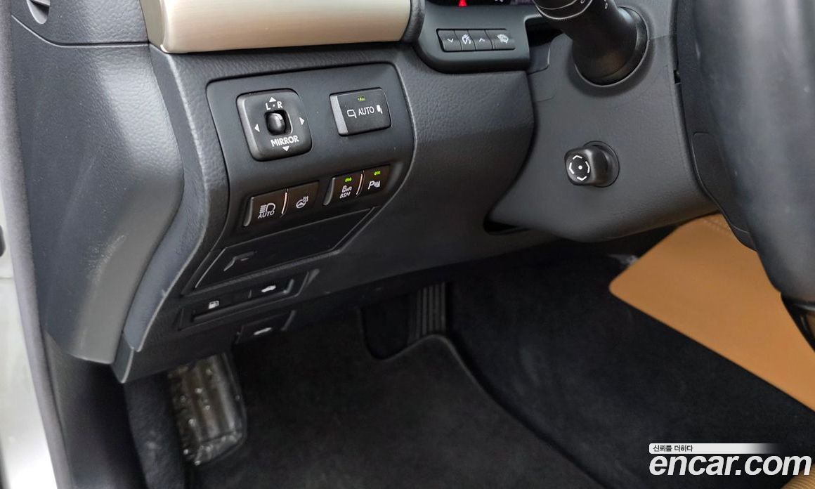 Lexus LS460L фото 18