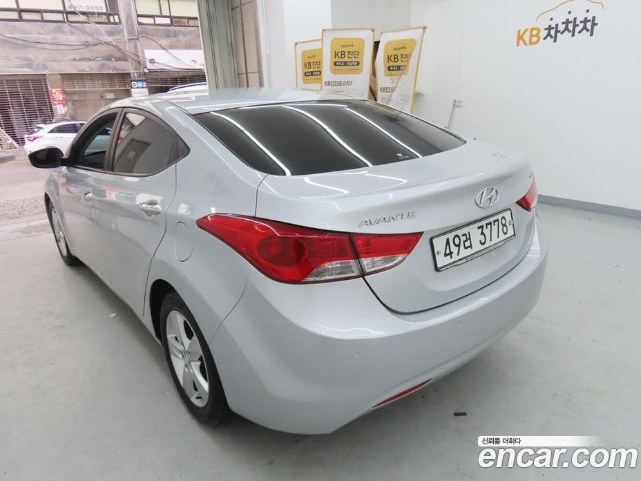 Hyundai Avante (MD) фото 2