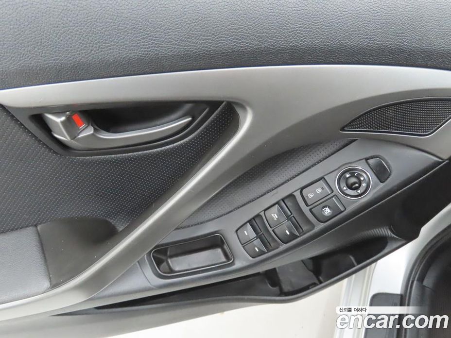 Hyundai Avante (MD) фото 11