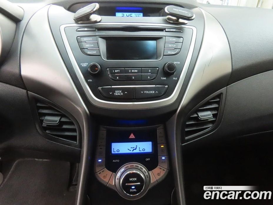 Hyundai Avante (MD) фото 14