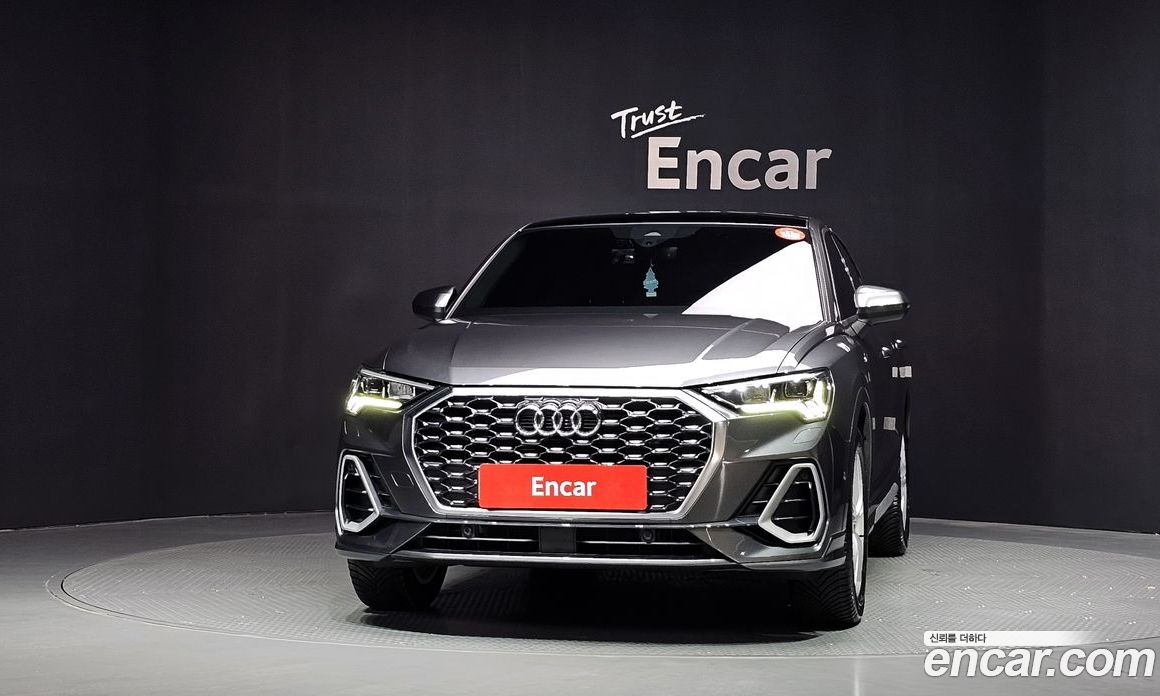 Audi Q3 (F3) фото 3