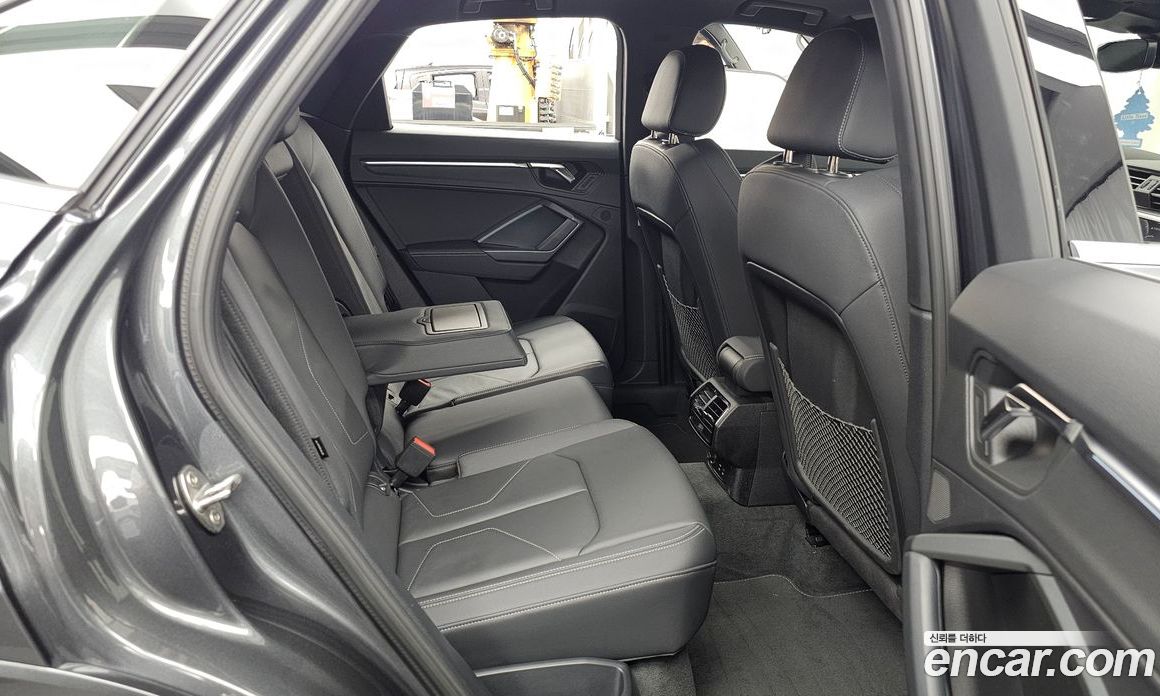 Audi Q3 (F3) фото 12