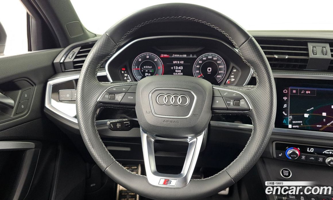 Audi Q3 (F3) фото 13