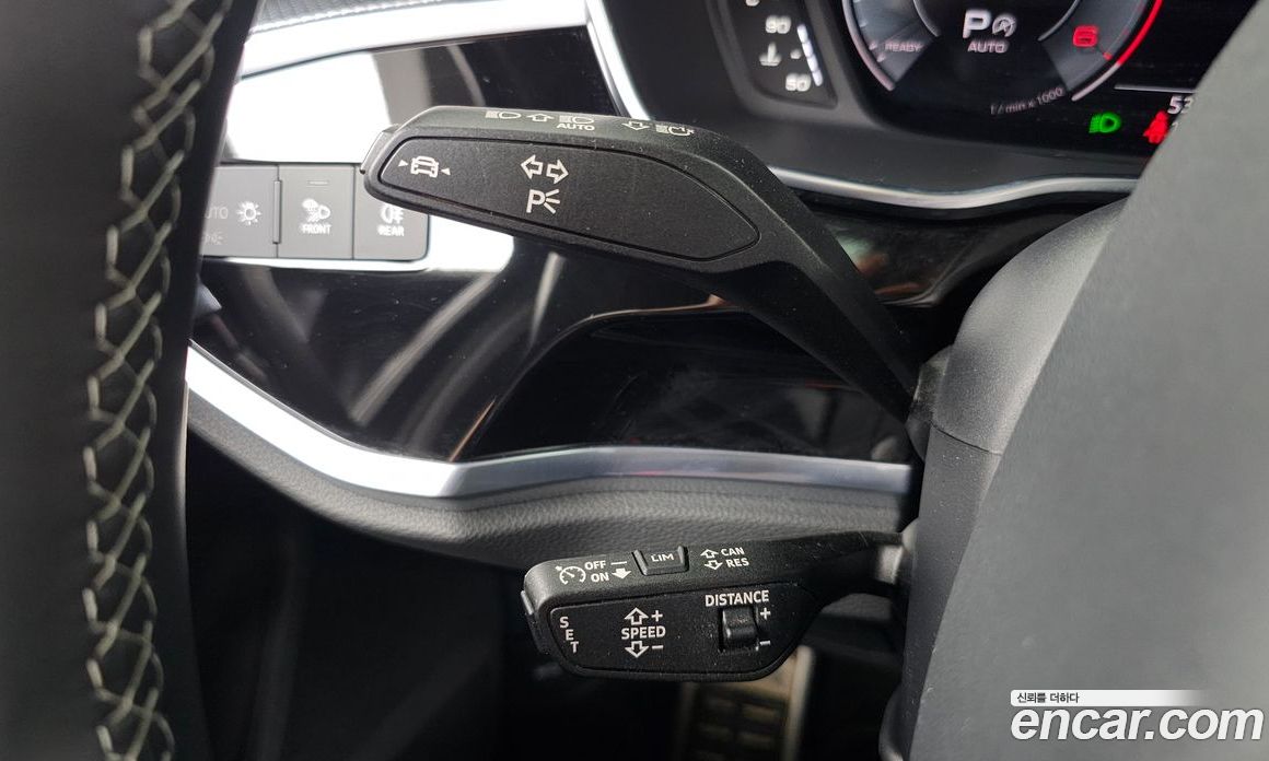 Audi Q3 (F3) фото 14