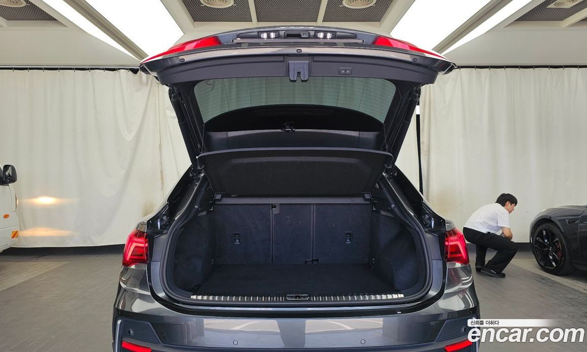 Audi Q3 (F3) фото 20