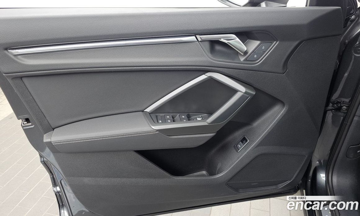 Audi Q3 (F3) фото 24