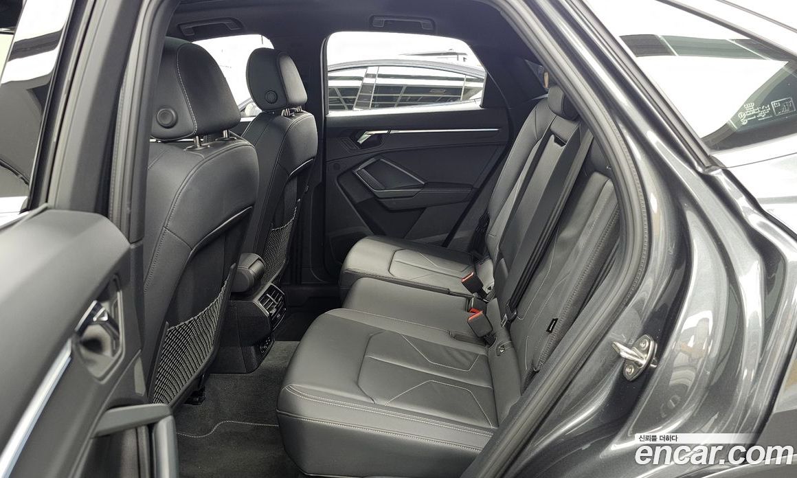 Audi Q3 (F3) фото 26