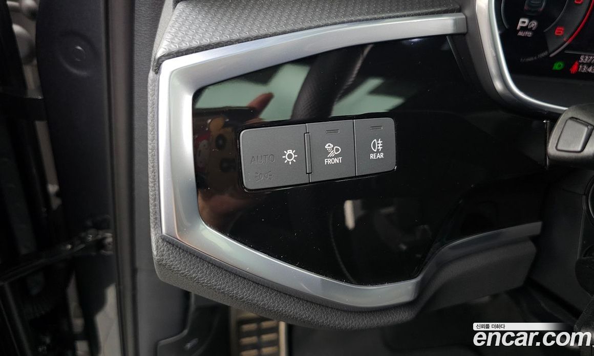 Audi Q3 (F3) фото 27