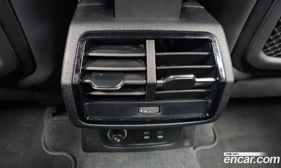 Audi Q3 (F3) фото 32