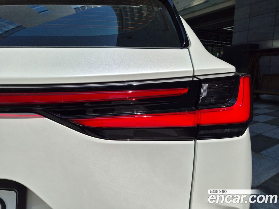 Lexus NX350h 2nd Gen фото 16