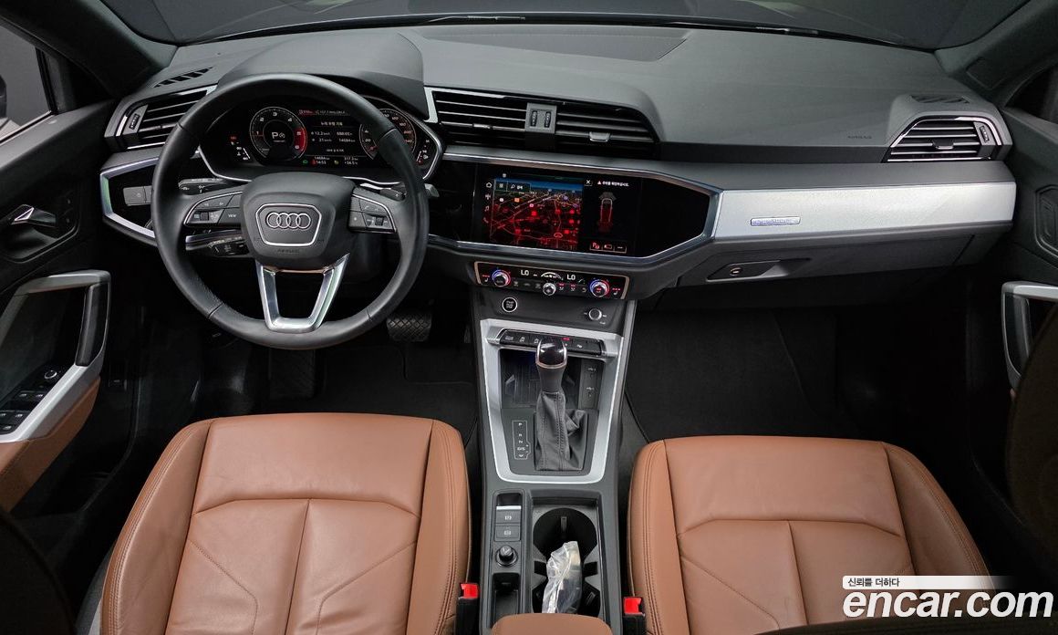 Audi Q3 (F3) фото 7